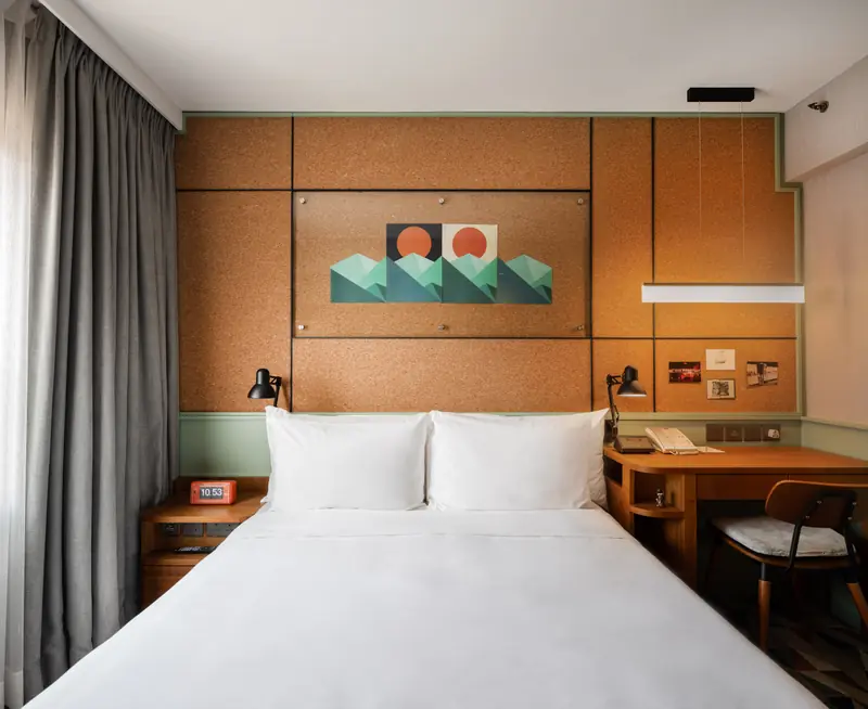 Eaton HK queen room